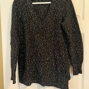 Women’s cotton wool nylon sweater.